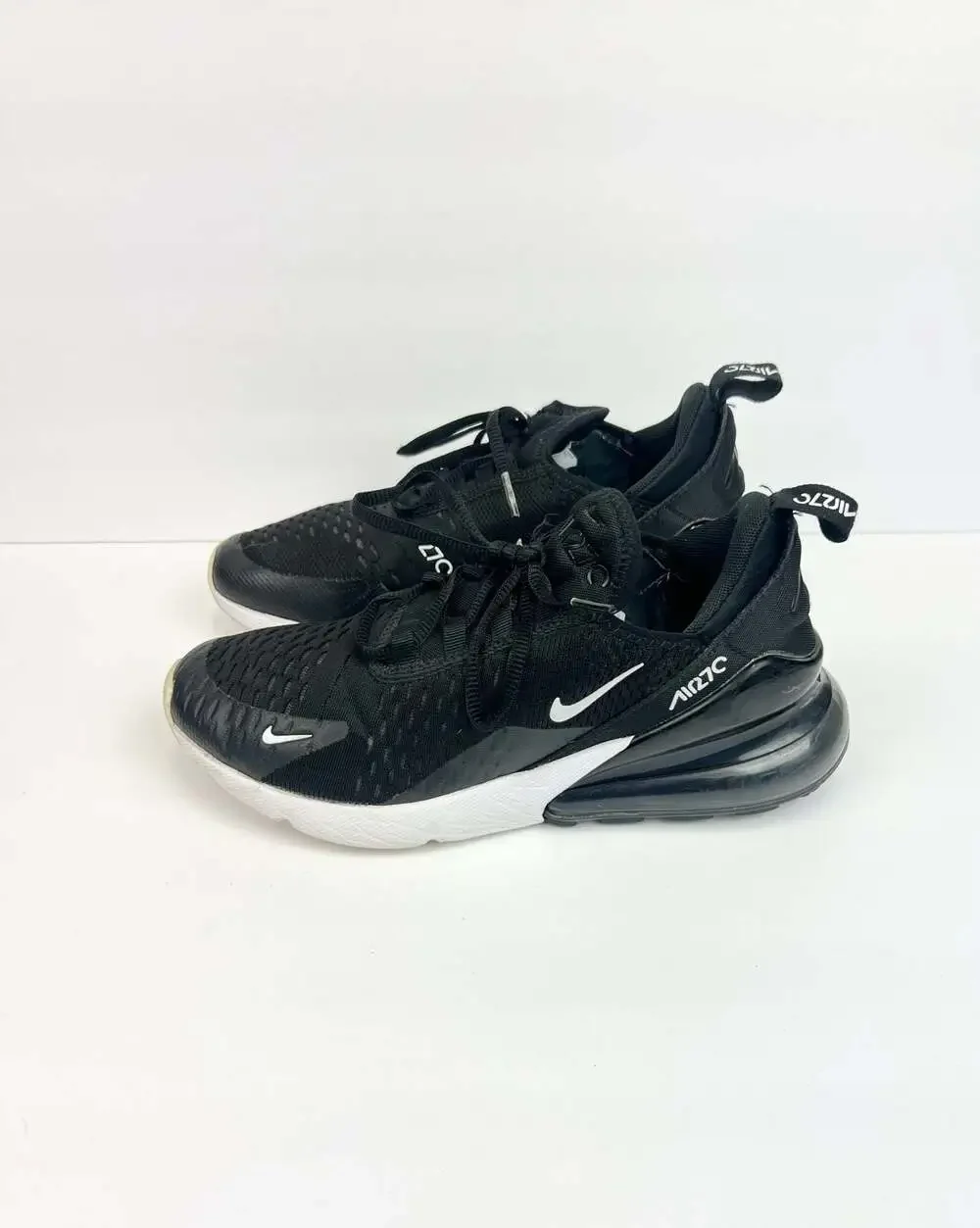 Nike Air Max 270 Black/White Youth Running Shoes (943345-001)